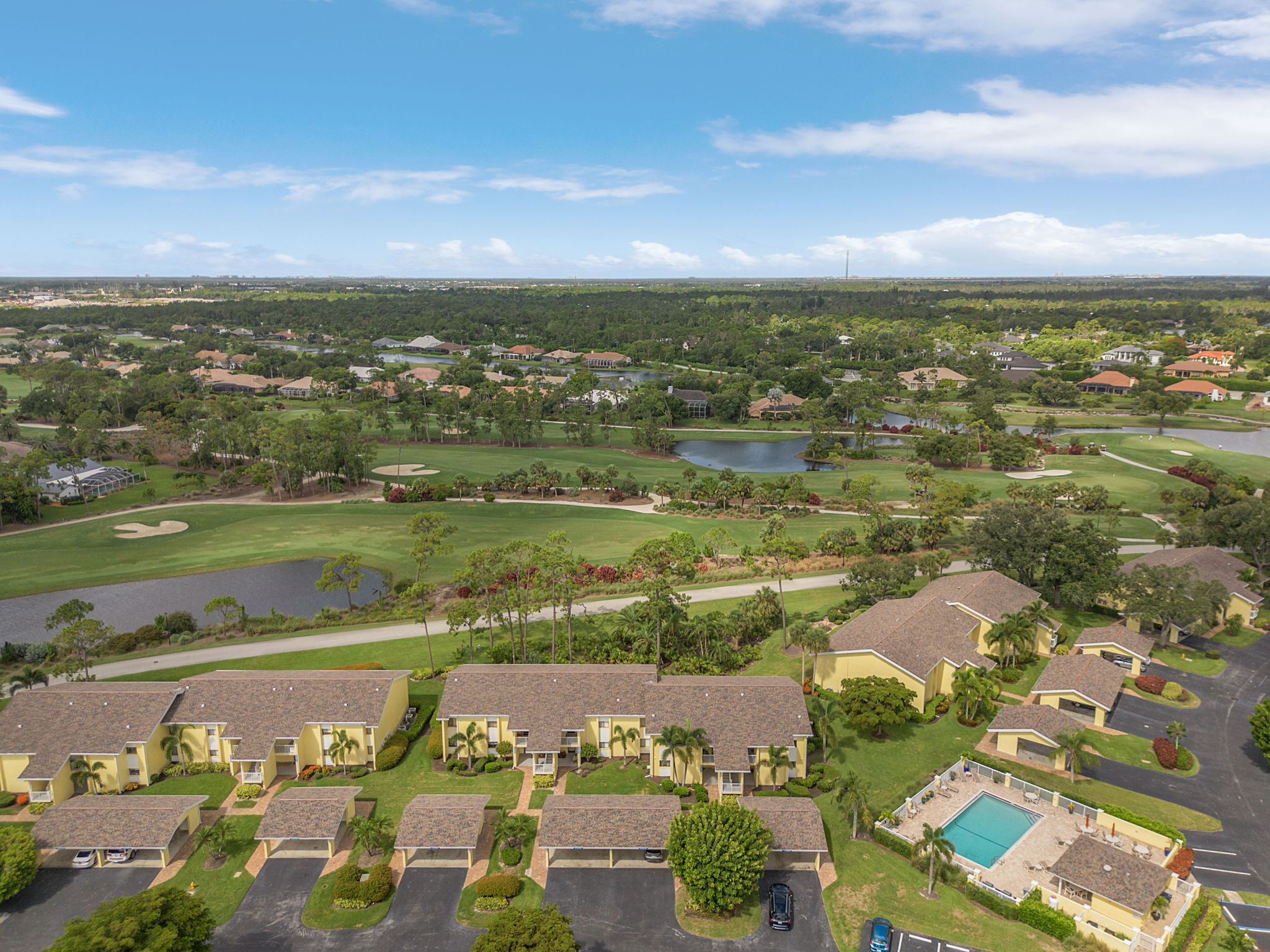 Carriedale villas along the fairway